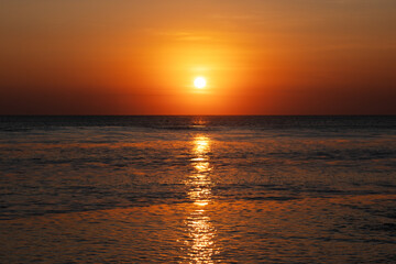 Obraz premium Sunset on the ocean, Bali island