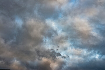 Fototapeta na wymiar Dramatic stormy sky with dark clouds