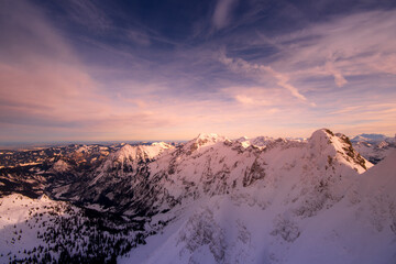 Sonnenuntergang in den Bergen