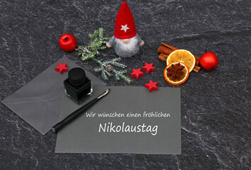 Brief mit Grüßen zum Nikolaustag. Wir wünschen einen fröhlichen Nikolaustag.