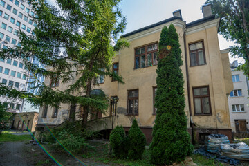 Fototapeta na wymiar Abandoned Haunted Pre-War Jewish Children's Hospital in Warsaw