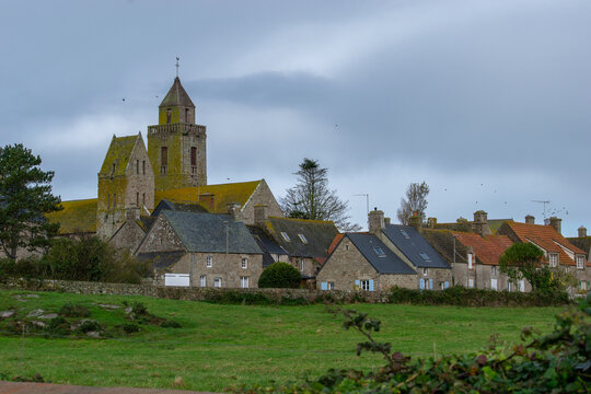 Ballade dans les phares de La Hague, Cotentin, peu de temps avant la temp&ecirc;te Ciaran, en Normandie, France
