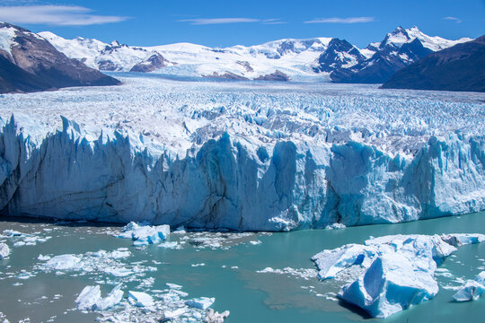 Entire view of the Perito Moreno Glacier in Calafate Argentina