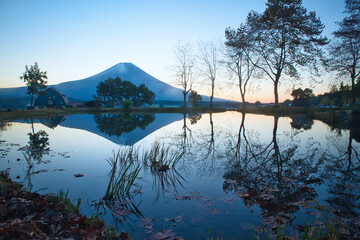 富士山のふもとのキャンプ場から望む富士山