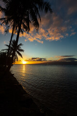 Lever de soleil à Vaiare en Polynésie 