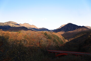 東沢大橋、紅葉の季節