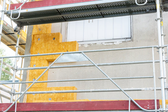 R&eacute;novation &eacute;nerg&eacute;tique. Isolation thermique par l'ext&eacute;rieur d'immeubles en copropri&eacute;t&eacute;. (ITE)