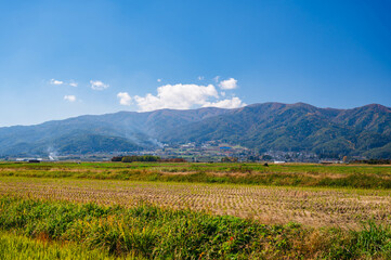 秋の信州　爽やかな田園風景　