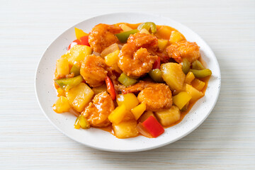 Stir-fried sweet and sour with fried shrimp