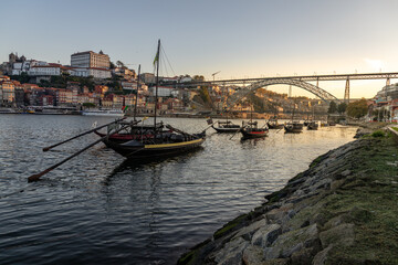 Fototapeta na wymiar View of the Douro river and the city of Porto at dawn in autumn in Portugal