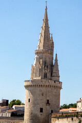 Fototapeta na wymiar La Tour de la Lanterne à La Rochelle, vestige des fortifications édiévales qui protégeaient le port, Charente-Maritime. Nouvelle-Aquitaine