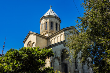 Fototapeta na wymiar Tbilisi Georgian Orthodox Kashveti Church of St. George, located across from the Parliament building on Shota Rustaveli Avenue. Tbilisi, Georgia.