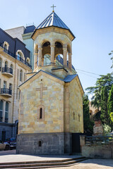 Fototapeta na wymiar Tbilisi Georgian Orthodox Kashveti Church of St. George, located across from the Parliament building on Shota Rustaveli Avenue. Tbilisi, Georgia.
