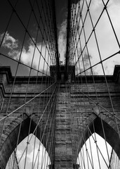 Obraz premium Brooklyn Bridge Elegance - New York City Icon