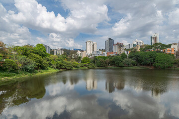 View of the Santa L&uacute;cia Dam, with residential buildings in the S&atilde;o Bento neighborhood, in the background, and Vila Paris, on the right, in Belo Horizonte, state of Minas Gerais, Brazil.