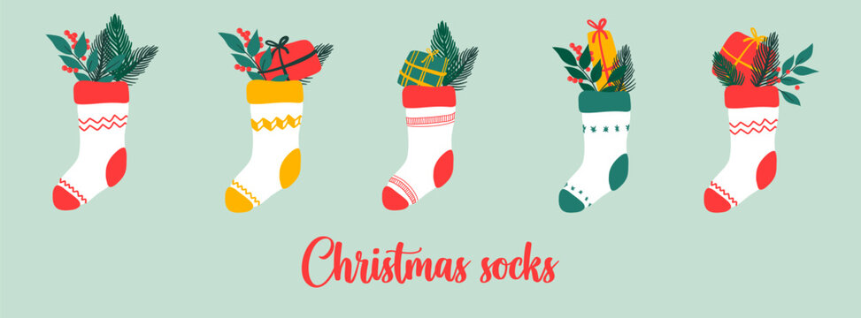 Chaussette de noel avec des cadeaux et du feuillage , d&eacute;coration de No&euml;l pour cartes de v&oelig;ux et promotion d&rsquo;hiver, wishlist 2023