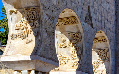 Puerta del Primer ministro en Medina Azahara (Madīnat al-Zahrā) en Córdoba, España