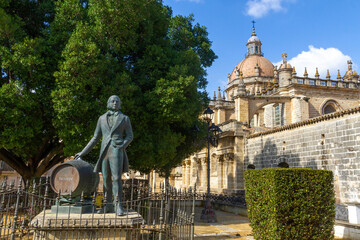 Manuel María González, Tío Pepe, estatua y Catedral de Jerez de la Frontera, Cádiz, Andalucía, España © Siur