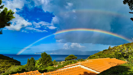 Obraz premium rainbow over the countryside