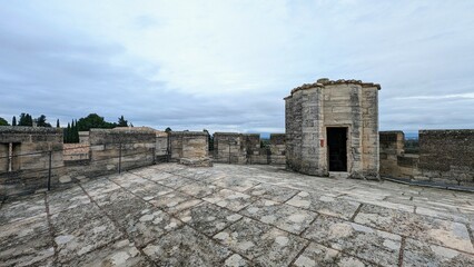 FORT SAINT-ANDRE - VILLENEUVE-LES-AVIGNON (Gard)