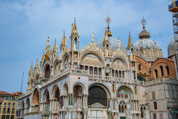 Fototapeta na wymiar basilica di sestieri city