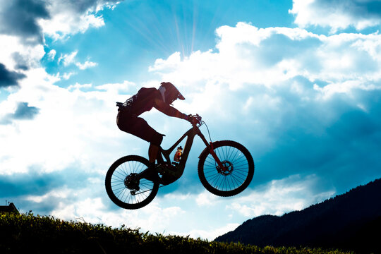 Mountainbikefahrerin-Bilder: Stock-Fotos & -Videos. | Adobe Stock