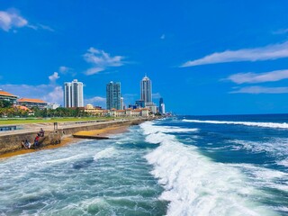 Galle Face Green Beach and waterfront park and residential area in Colombo, the capital of Sri Lanka - obrazy, fototapety, plakaty