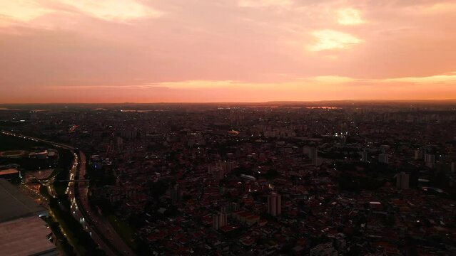 flight arrival lading approach sunset 4k plane drone S&atilde;o Paulo
