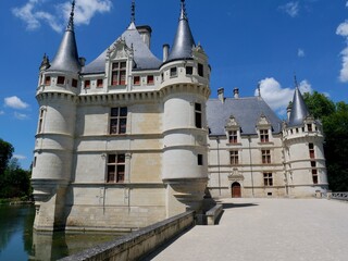 Beau château de France