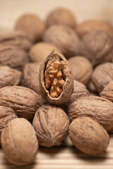 Walnut kernels and whole walnuts.