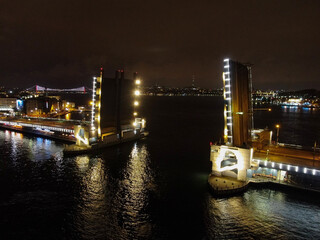 Fototapeta premium defaultThe Galata Bridge spans the Golden Horn. evening Galata Bridge istanbul turkey