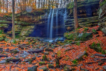 Fototapeta na wymiar Lower Dundee Falls in Autumn, Beach City Wilderness Area, Ohio