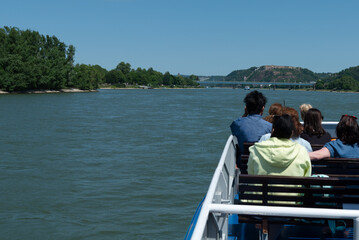 Fototapeta na wymiar Personen-Schifffahrt auf dem Rhein in Koblenz
