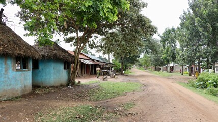 Fototapeta na wymiar centre ville d'un Village tanzanien - hors des sentiers battues