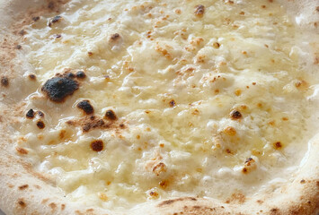 膝職人のイタリアンはちみつピザ