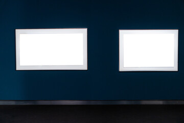 Obraz premium interior of gallery with blank frame