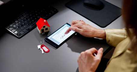 Signing a Digital Lease Contract