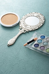 手鏡と化粧品