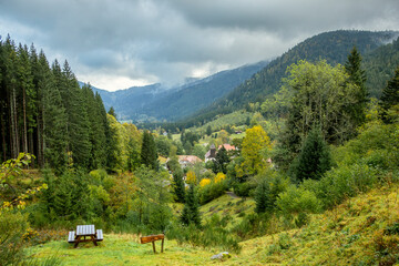 Le Valtin dans les Vosges, jolie village typique au creux d'une vallée de montagne