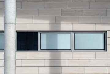 abstrakte Aussenfassade einer modernen Architektur