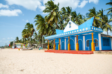 hindi temple in trincomalee beach, sri lanka - obrazy, fototapety, plakaty