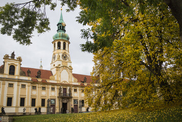 Le sanctuaire Notre-Dame-de-Lorette de Prague (ou Loreta) est une destination de pèlerinage de l'Église catholique situé dans le quartier historique de Hradčany, à Prague, en Tchéquie.