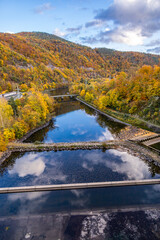 Herbstwanderung entlang der Edertalsperre zur versunkenen Stadt vom Edersee Atlantis  - Edertal - Hessen - Deutschland