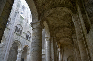 abbaye Saint Pierre de Jumièges, hiver dans la brume, fondée en 654, 76, Jumièges, Normandie, Seine Maritime, France