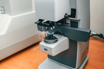 Modern apparatus for the production of glasses. Processing of lenses. Ophthalmology.