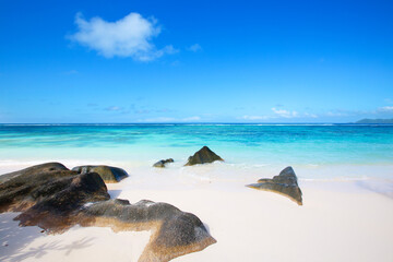 Seychelles beautiful beach - 673165951