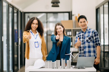 Those who work hard, win in the conference room new startup project.