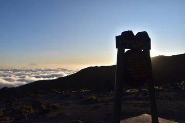 Papier Peint photo autocollant Kilimandjaro Camp and elevation sign on Mount Kilimanjaro