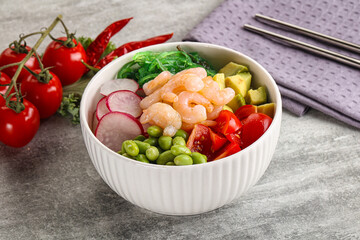 Hawaian cuisine - Poke with cocktail shrimps