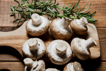 Fresh whole white button mushrooms